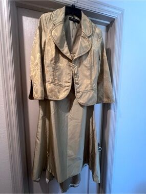 Carmen Marc Valvo Gold Brocade Maxi Skirt Set